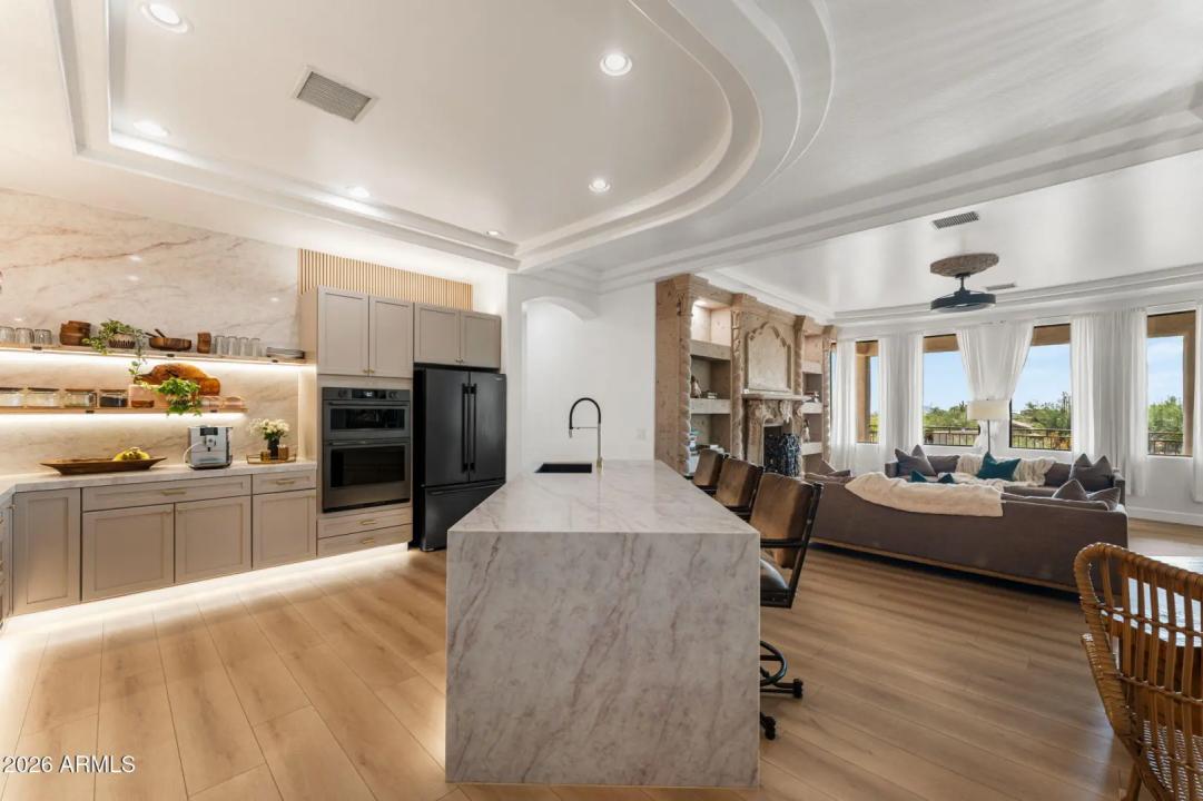 Real Estate Picture 22