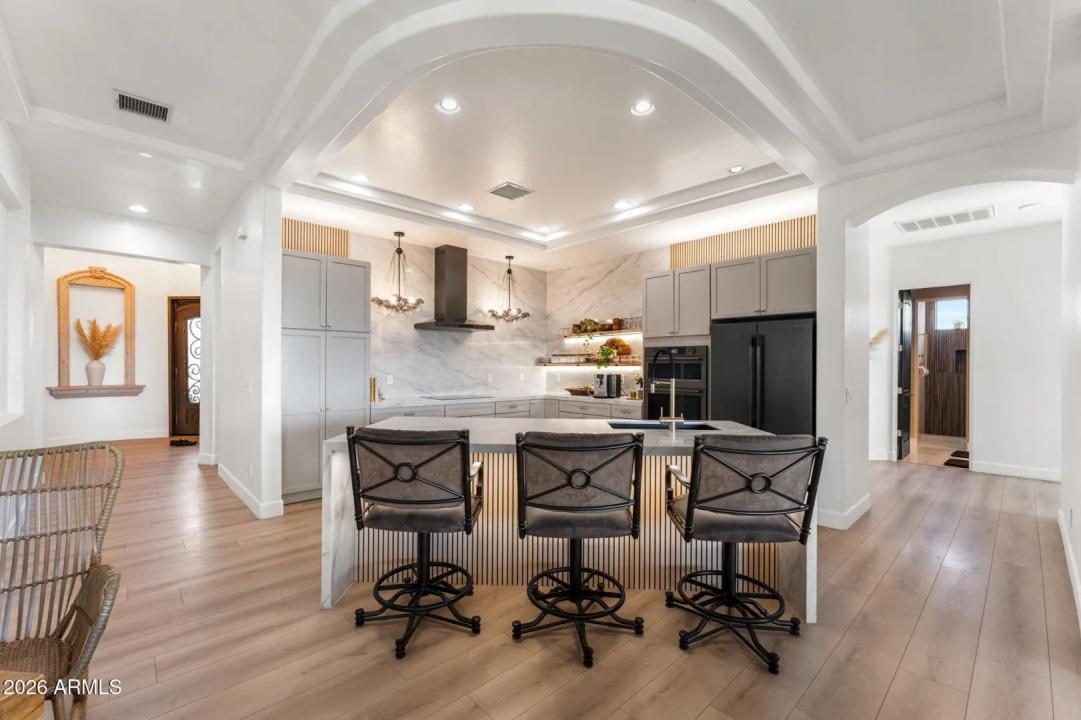 Real Estate Picture 23