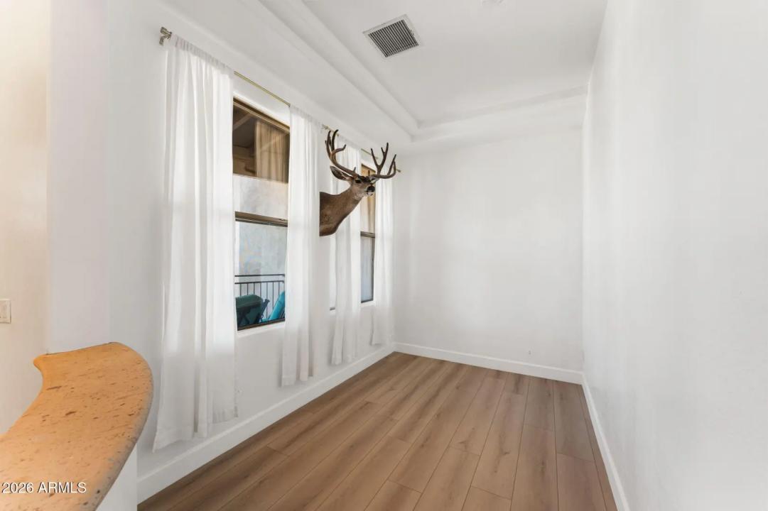 Real Estate Picture 6
