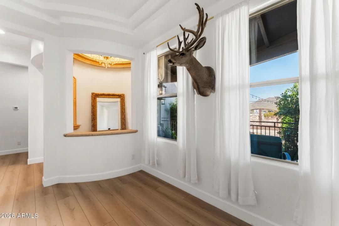 Real Estate Picture 7