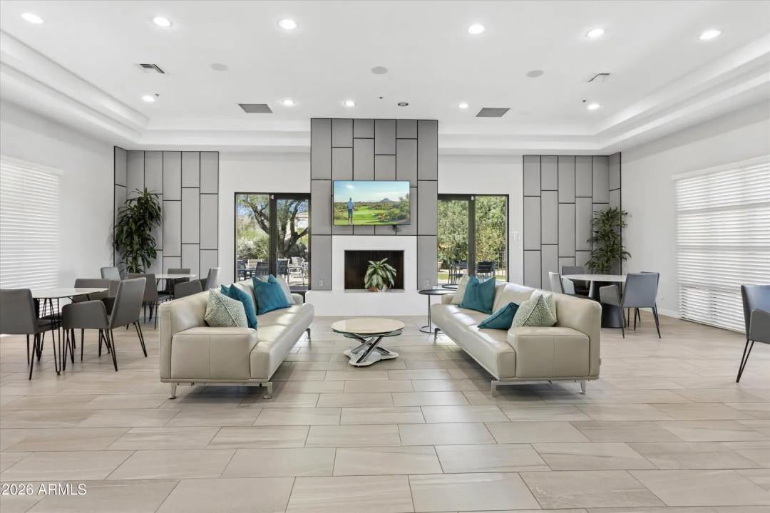 Real Estate Picture 50
