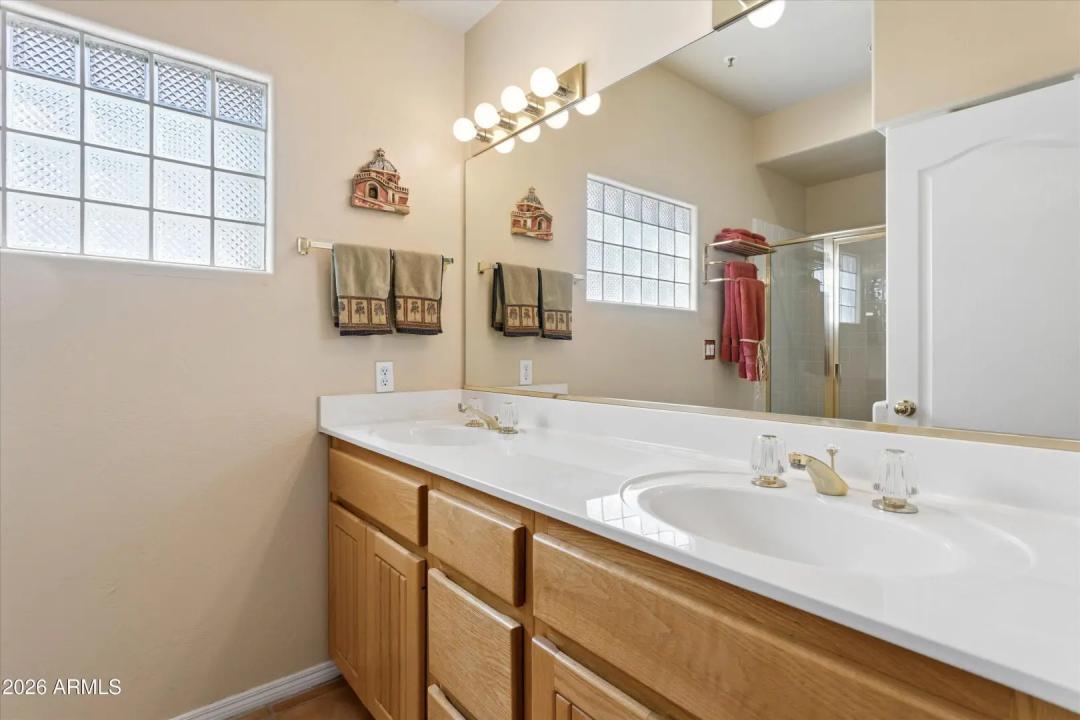 Real Estate Picture 32