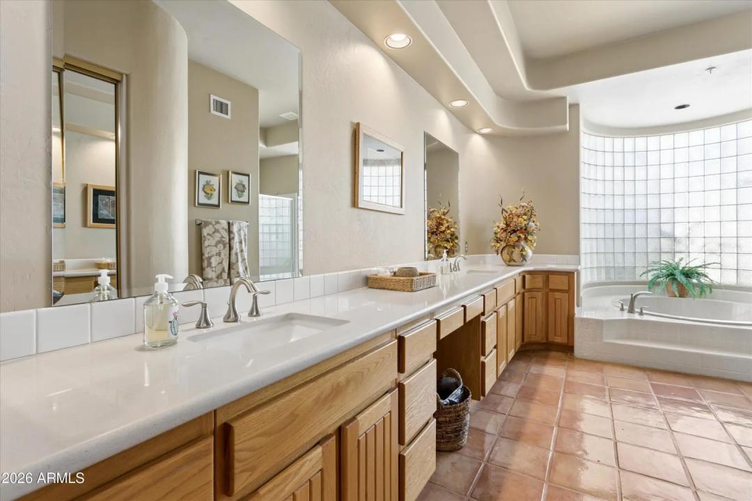 Real Estate Picture 26