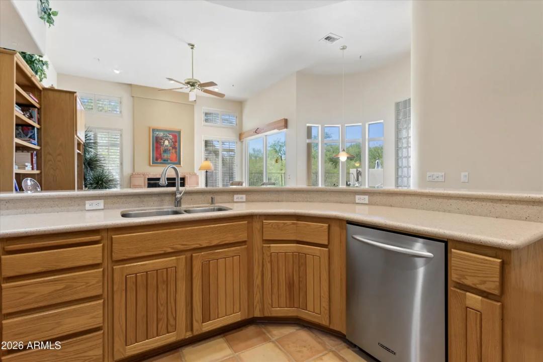 Real Estate Picture 14