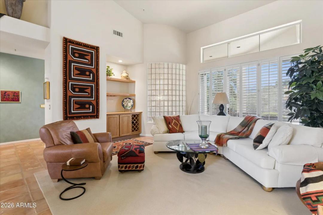 Real Estate Picture 8