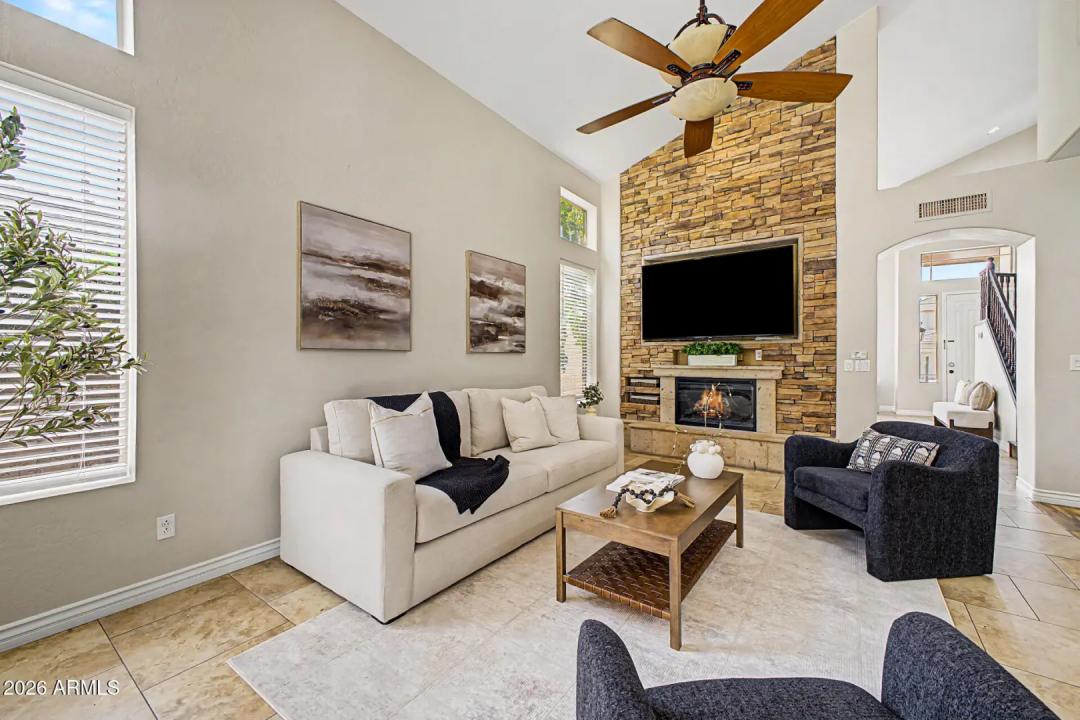 Real Estate Picture 3