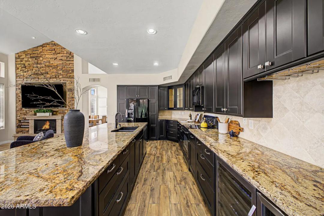 Real Estate Picture 6