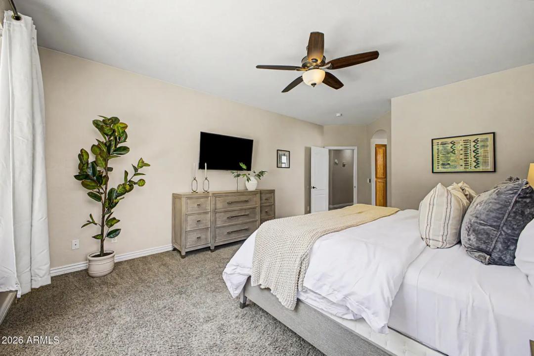 Real Estate Picture 12