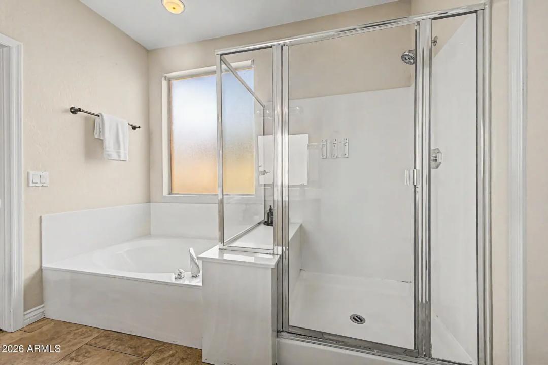 Real Estate Picture 14