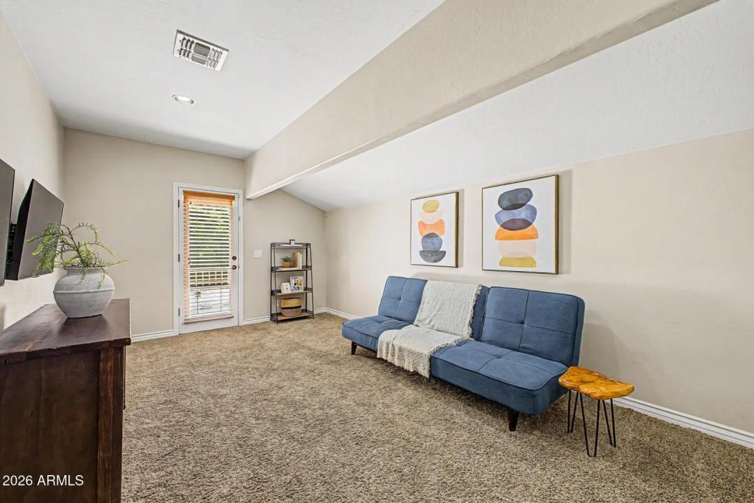 Real Estate Picture 16
