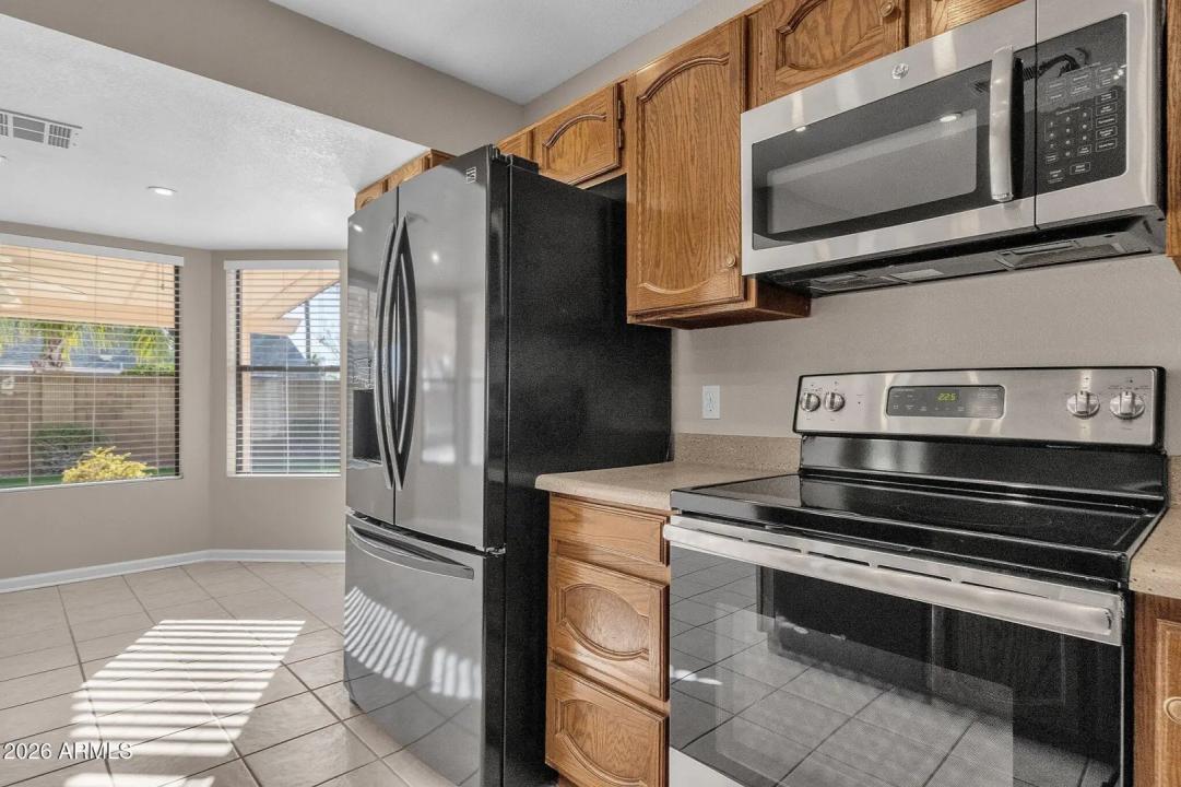 Real Estate Picture 8