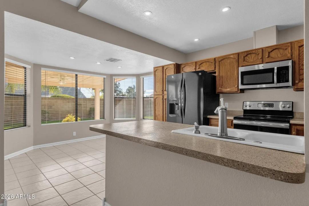 Real Estate Picture 6