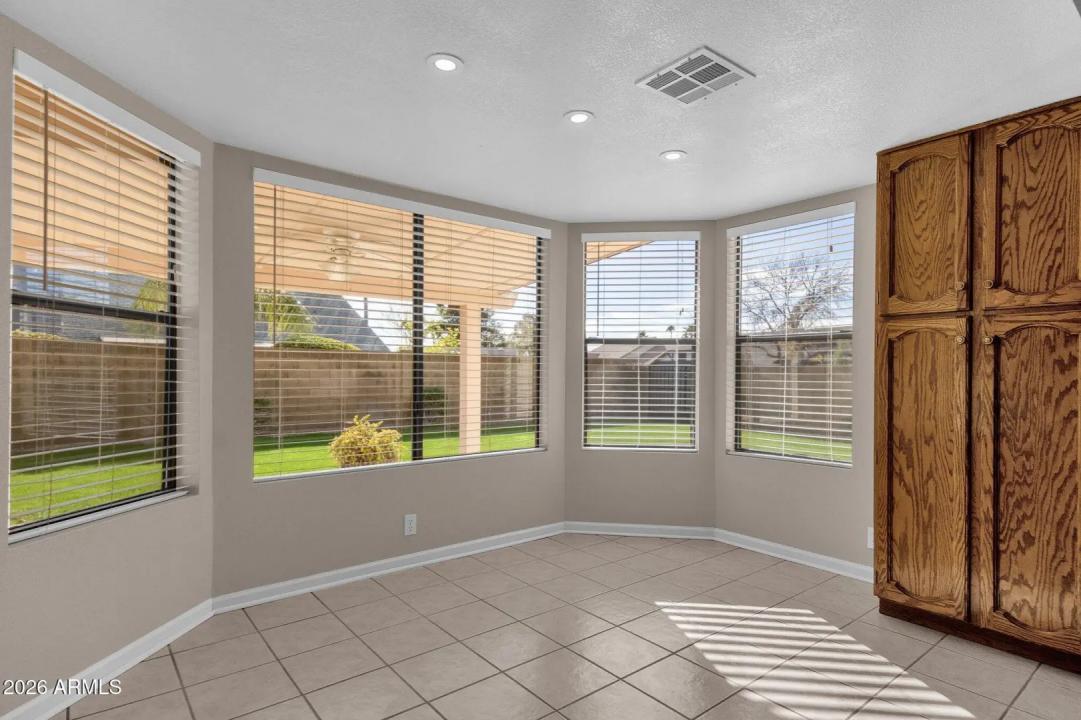 Real Estate Picture 7