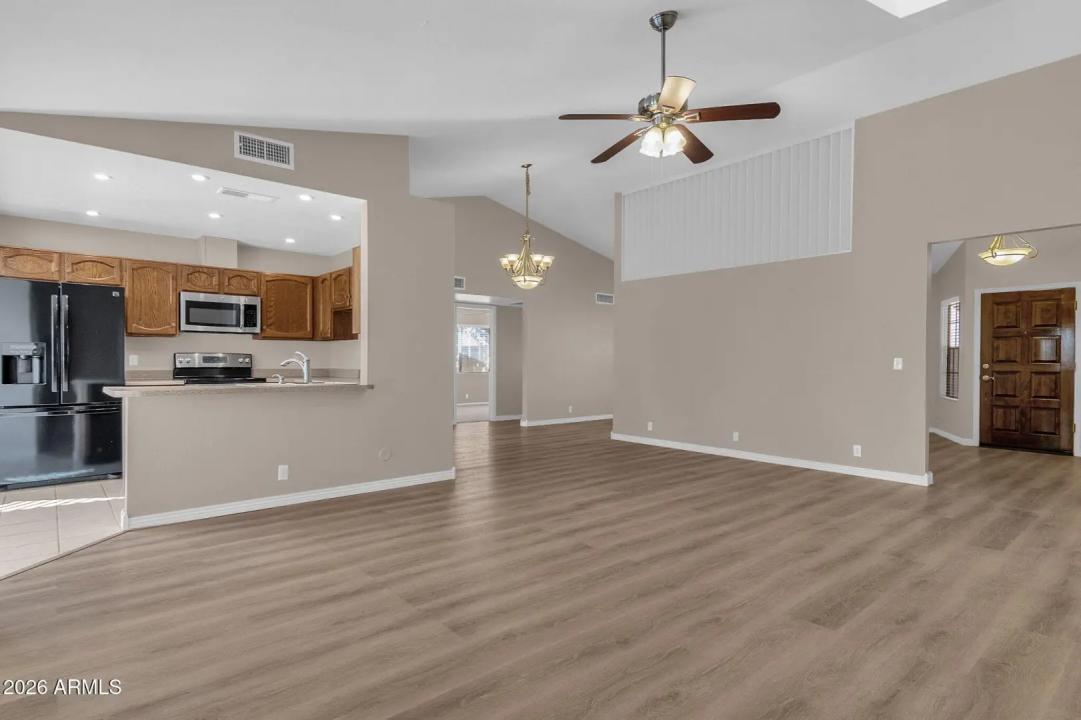 Real Estate Picture 13