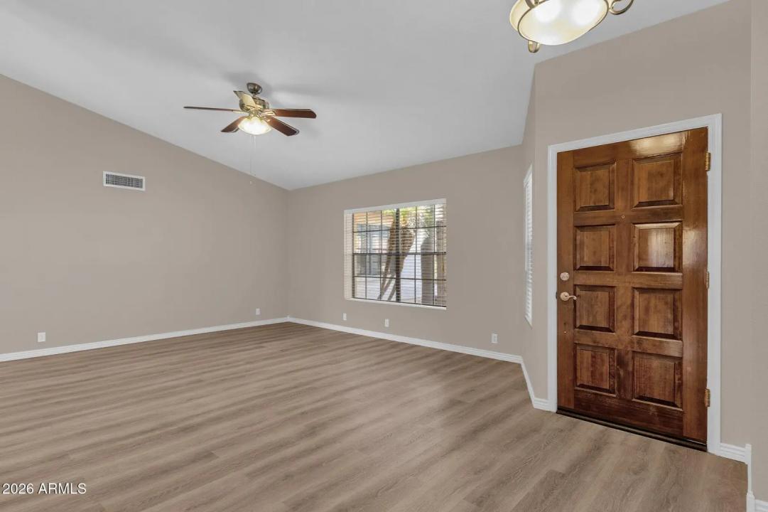 Real Estate Picture 9