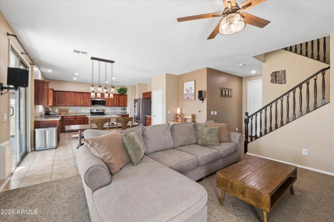 Real Estate Picture 5