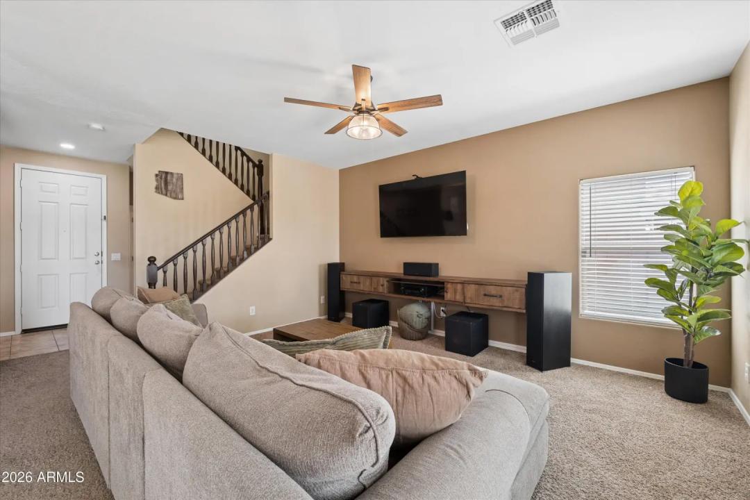 Real Estate Picture 6