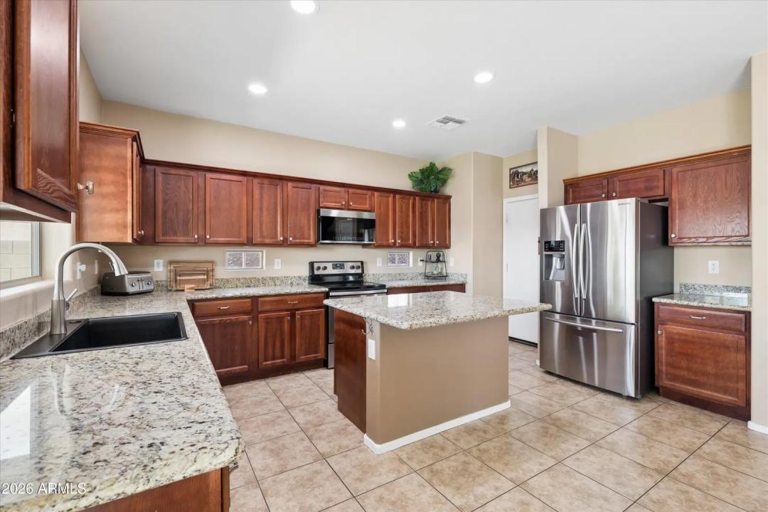 Real Estate Picture 9