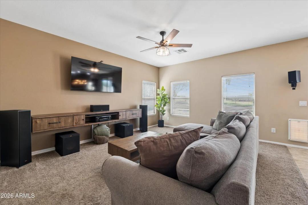 Real Estate Picture 7