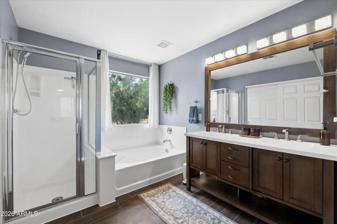 Real Estate Picture 14