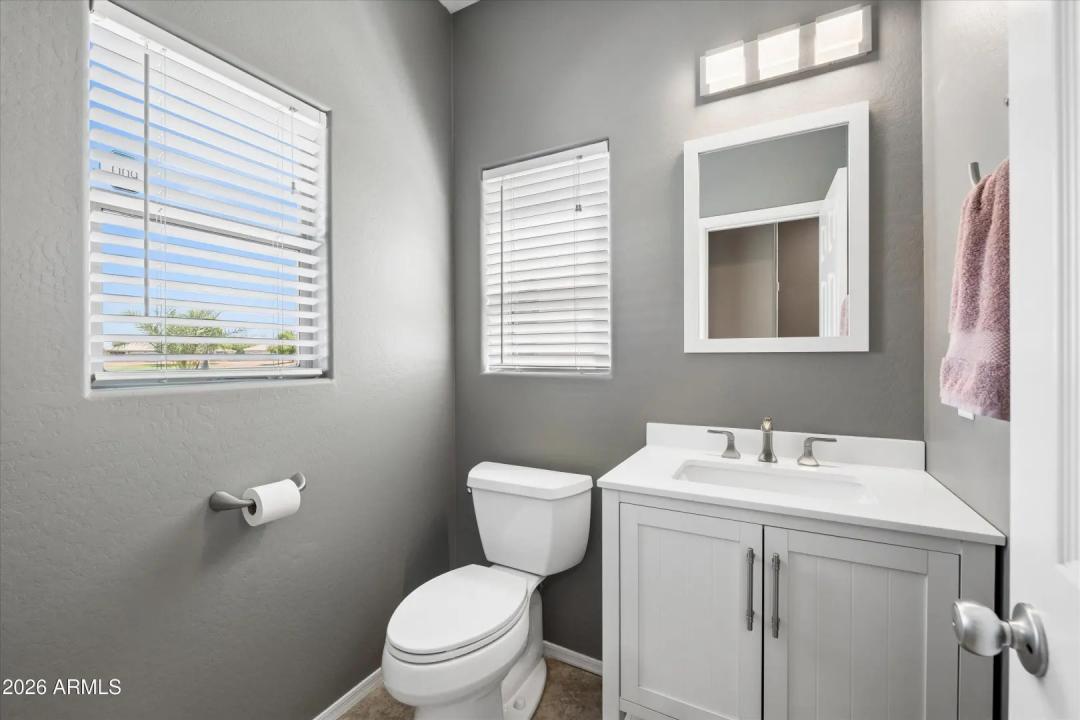 Real Estate Picture 4