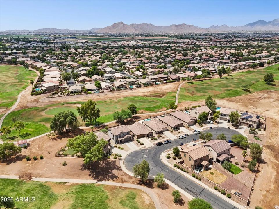 Real Estate Picture 34