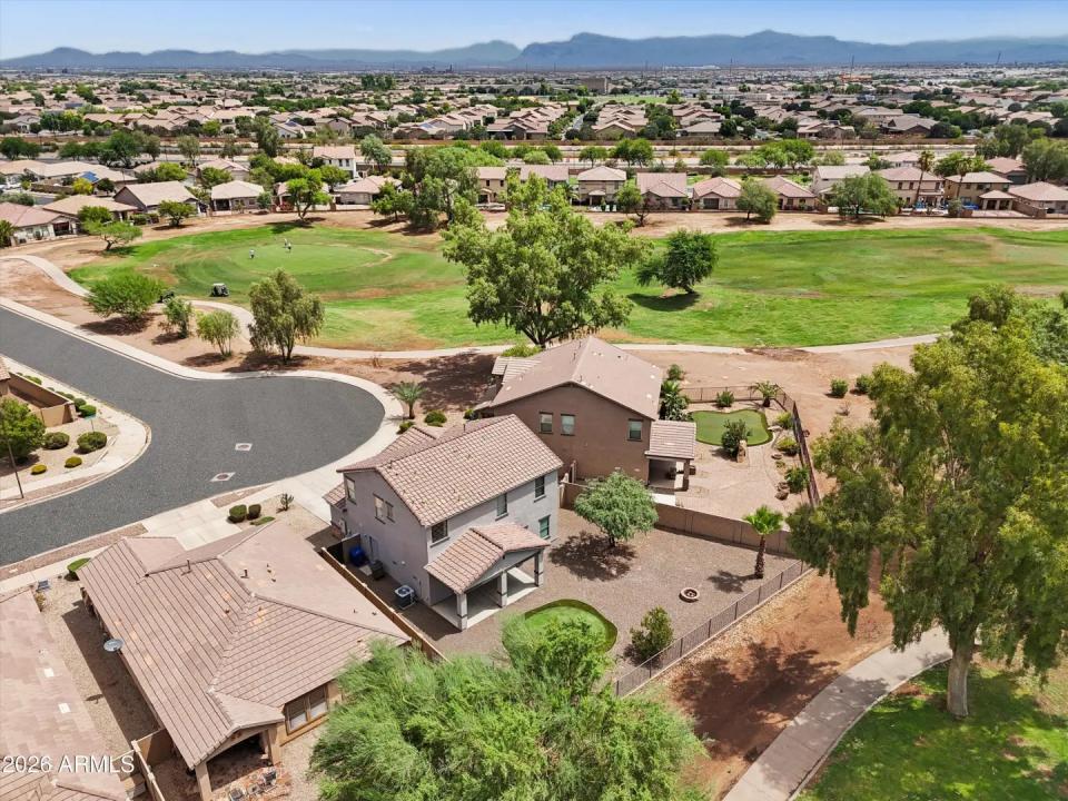 Real Estate Picture 32