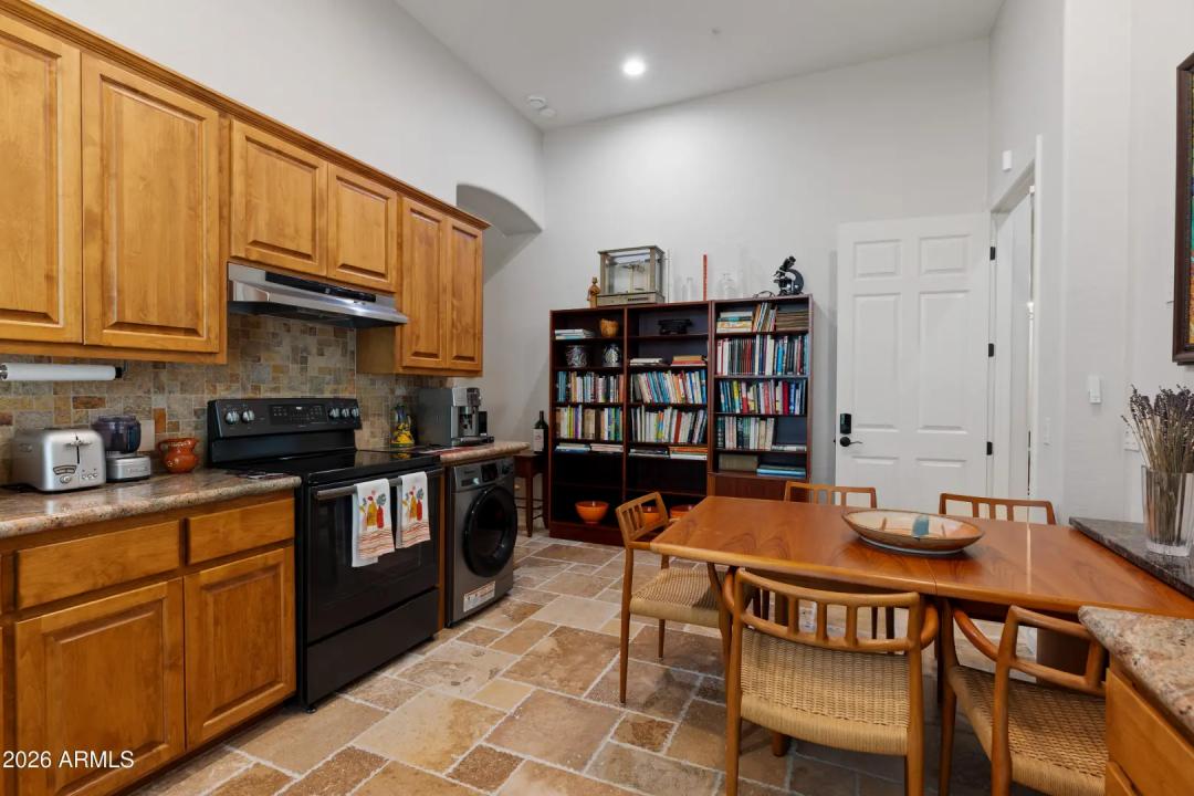 Real Estate Picture 28