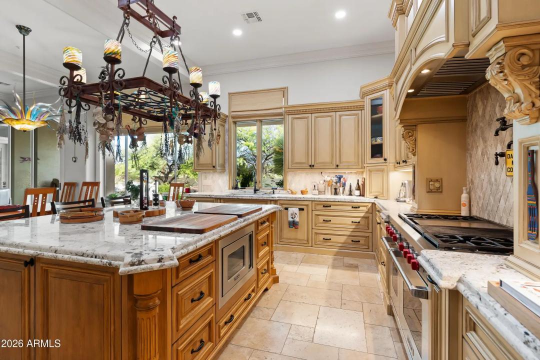 Real Estate Picture 15