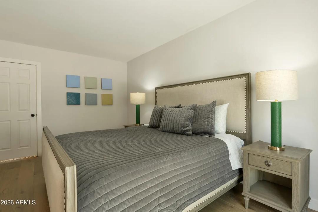Real Estate Picture 24