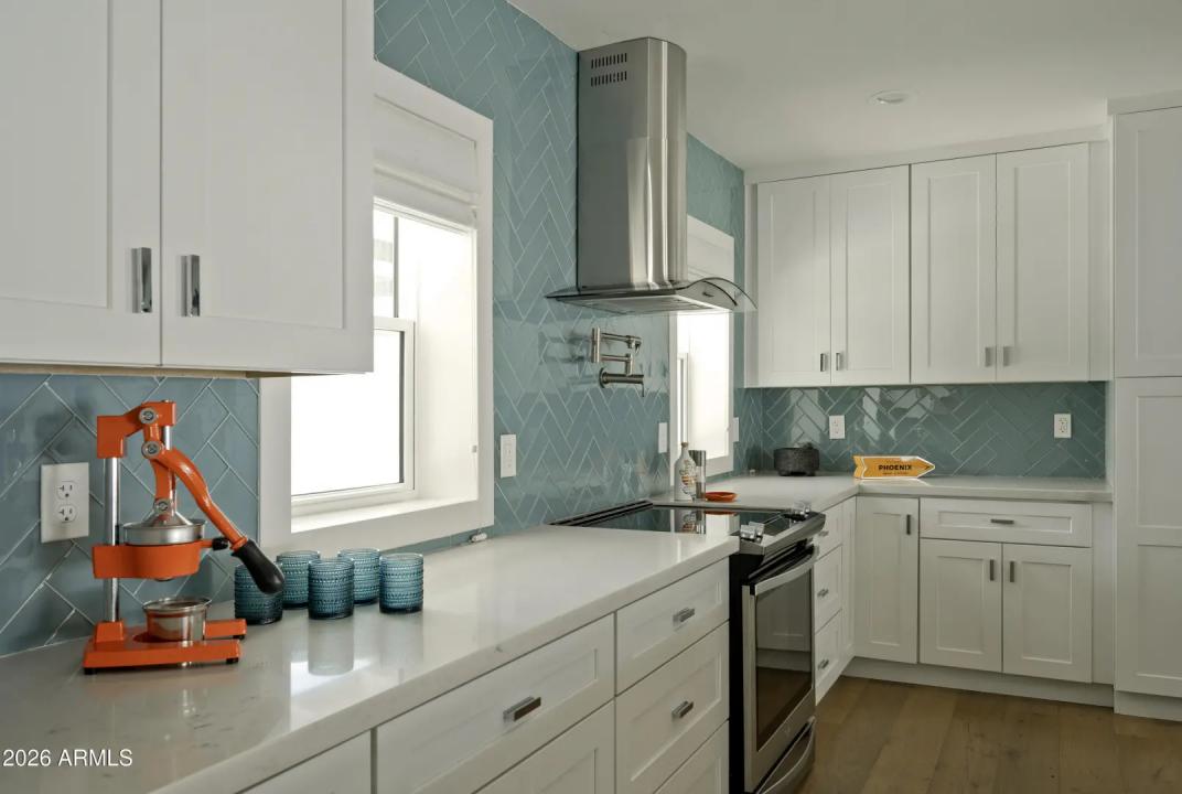 Real Estate Picture 8