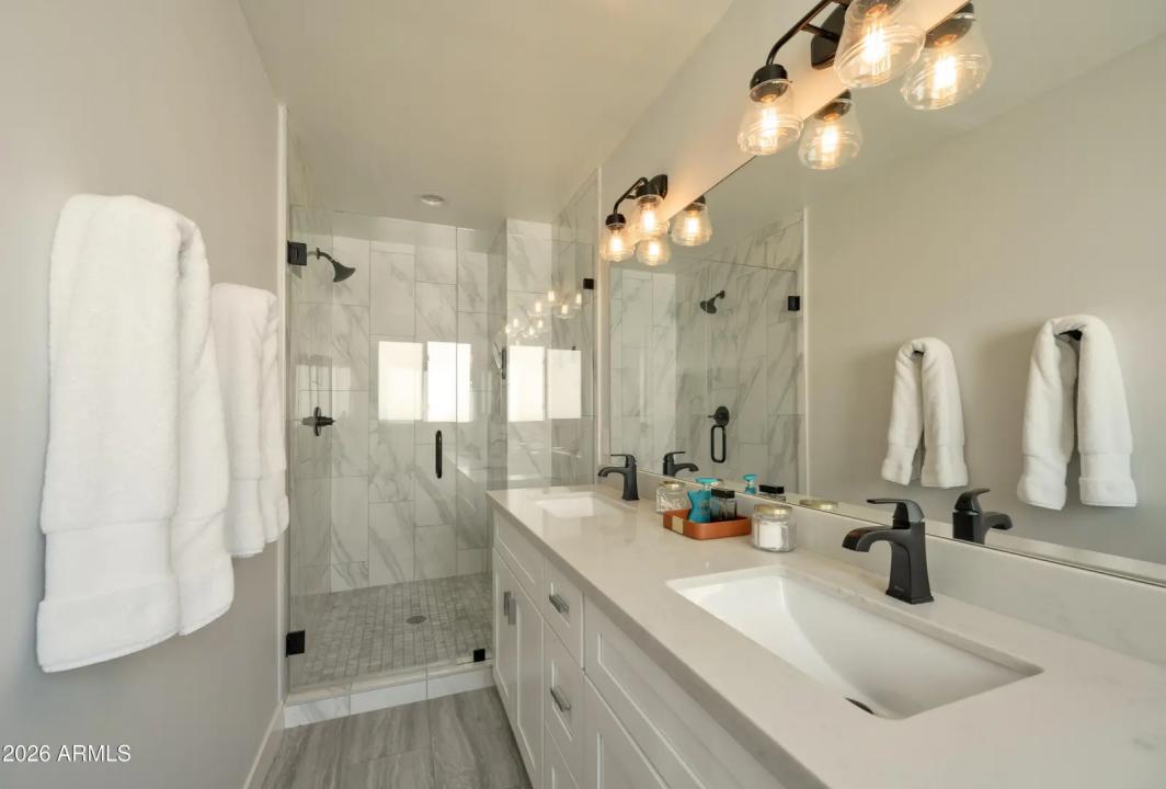 Real Estate Picture 15