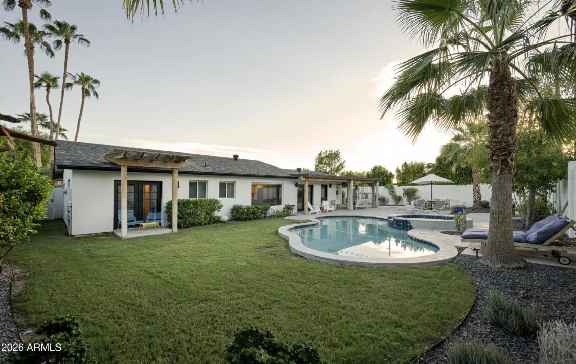 Real Estate Picture 5