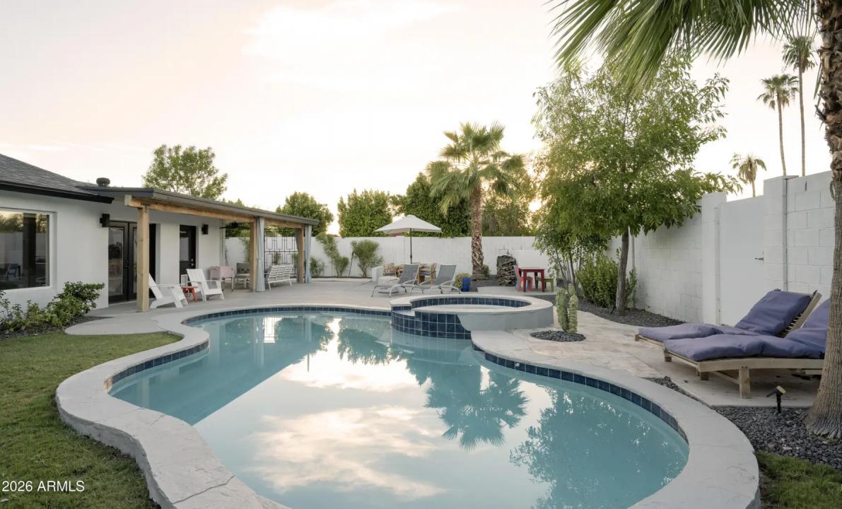 Real Estate Picture 30
