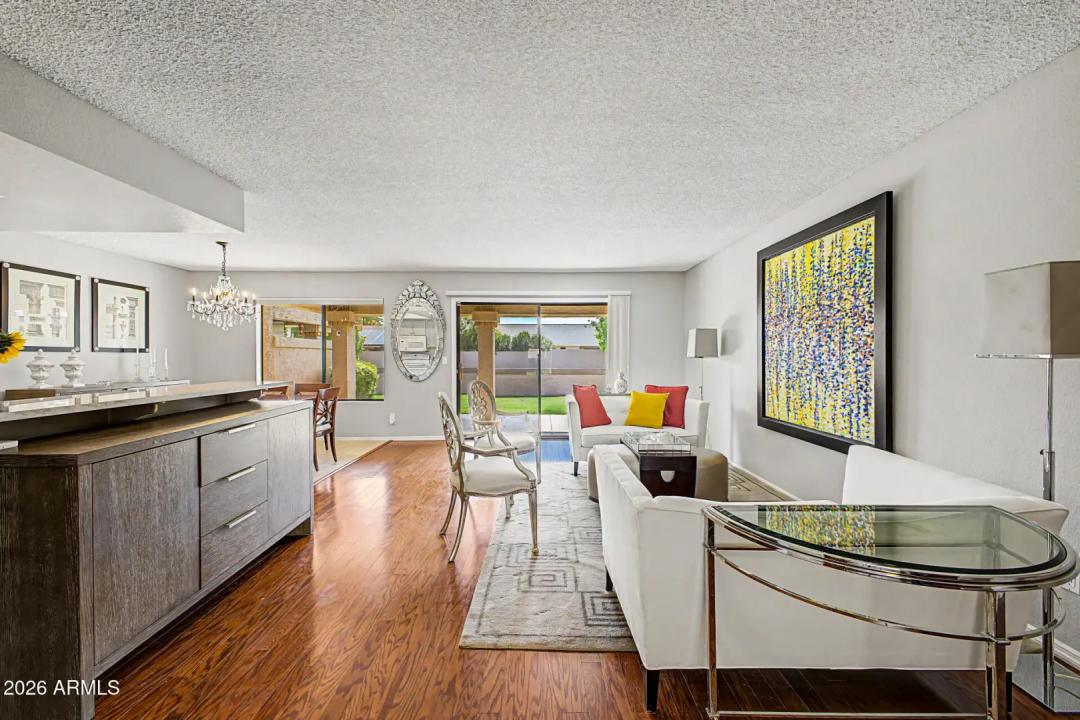 Real Estate Picture 4