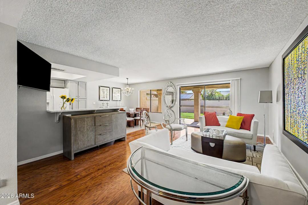 Real Estate Picture 12