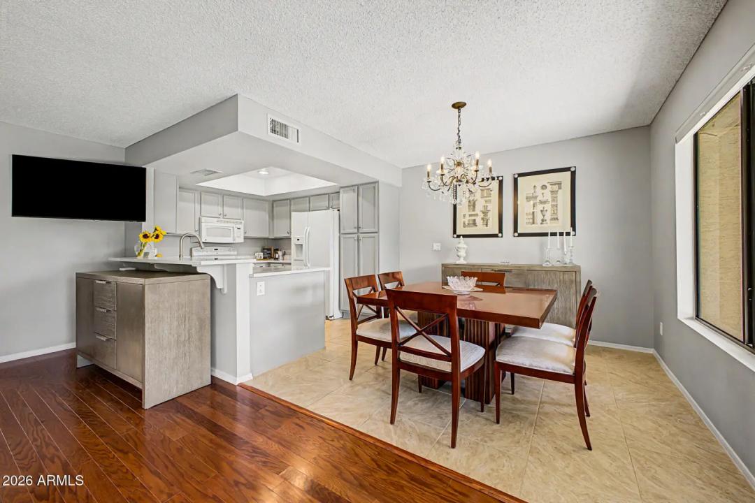 Real Estate Picture 5