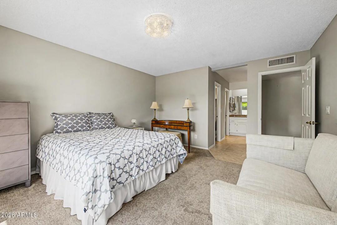 Real Estate Picture 17