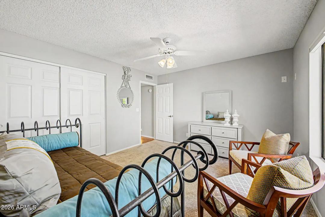 Real Estate Picture 24