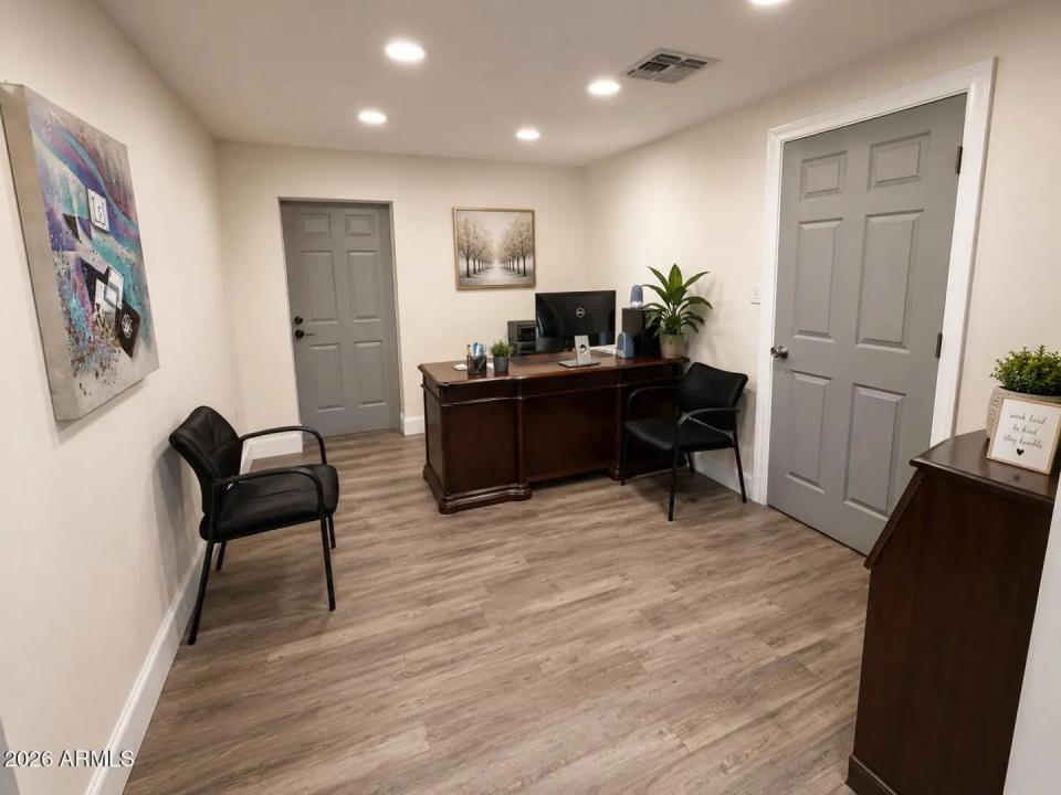 Real Estate Picture 9