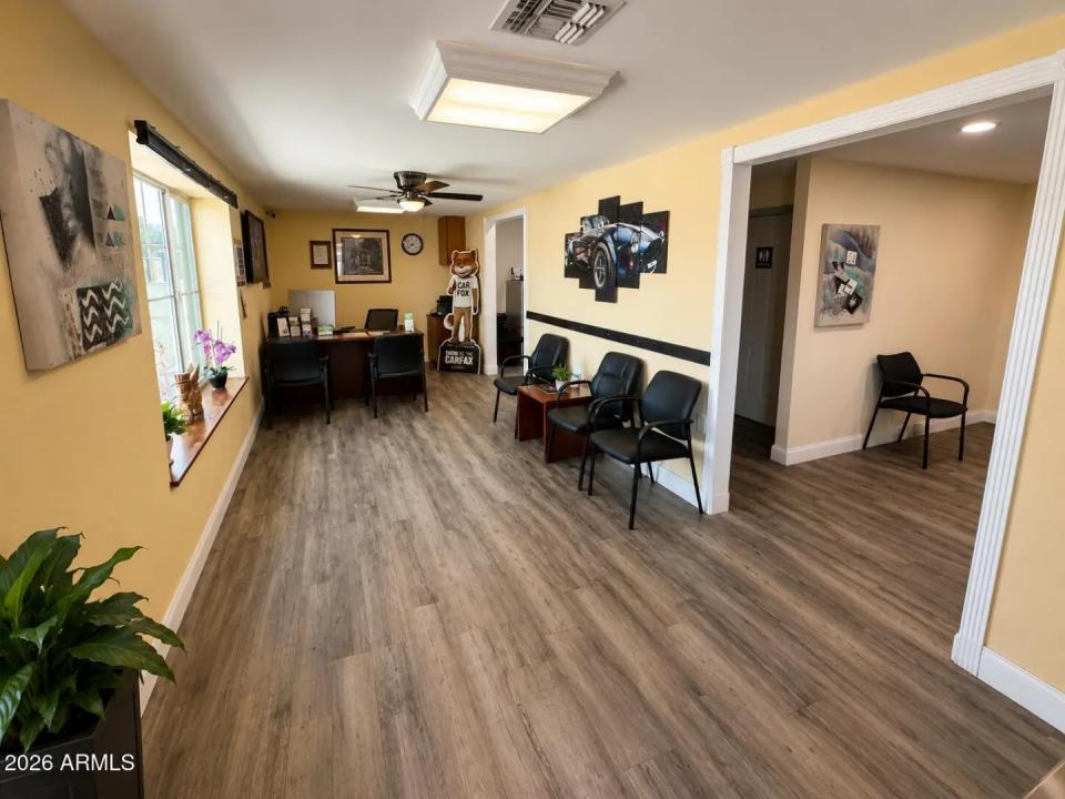 Real Estate Picture 8
