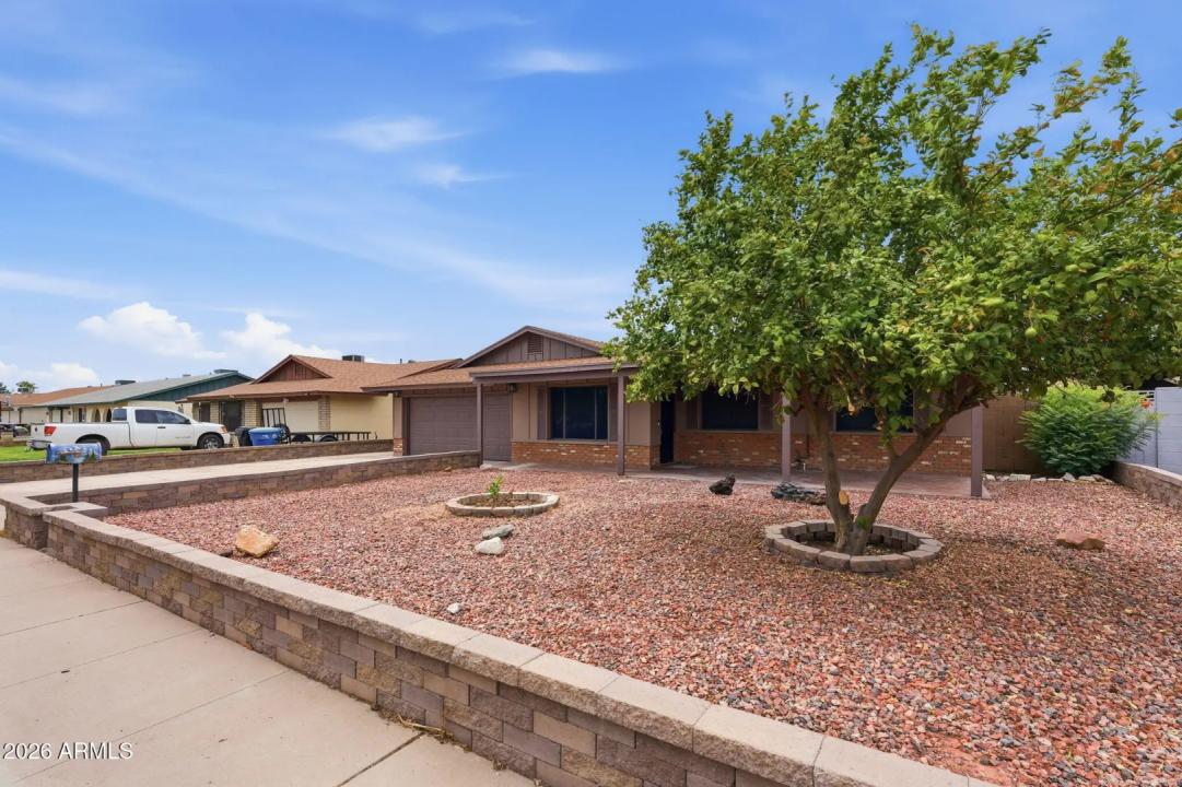 Real Estate Picture 3