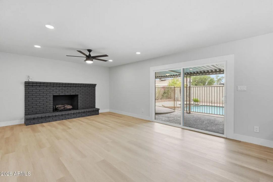 Real Estate Picture 9