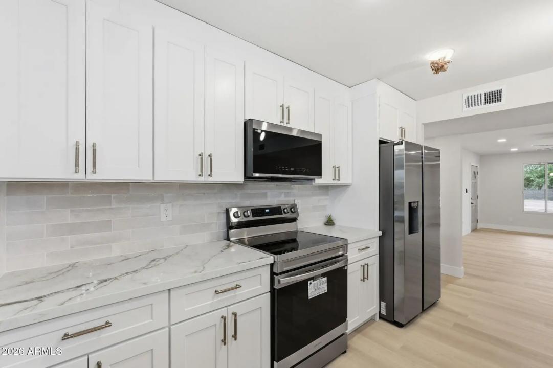 Real Estate Picture 15