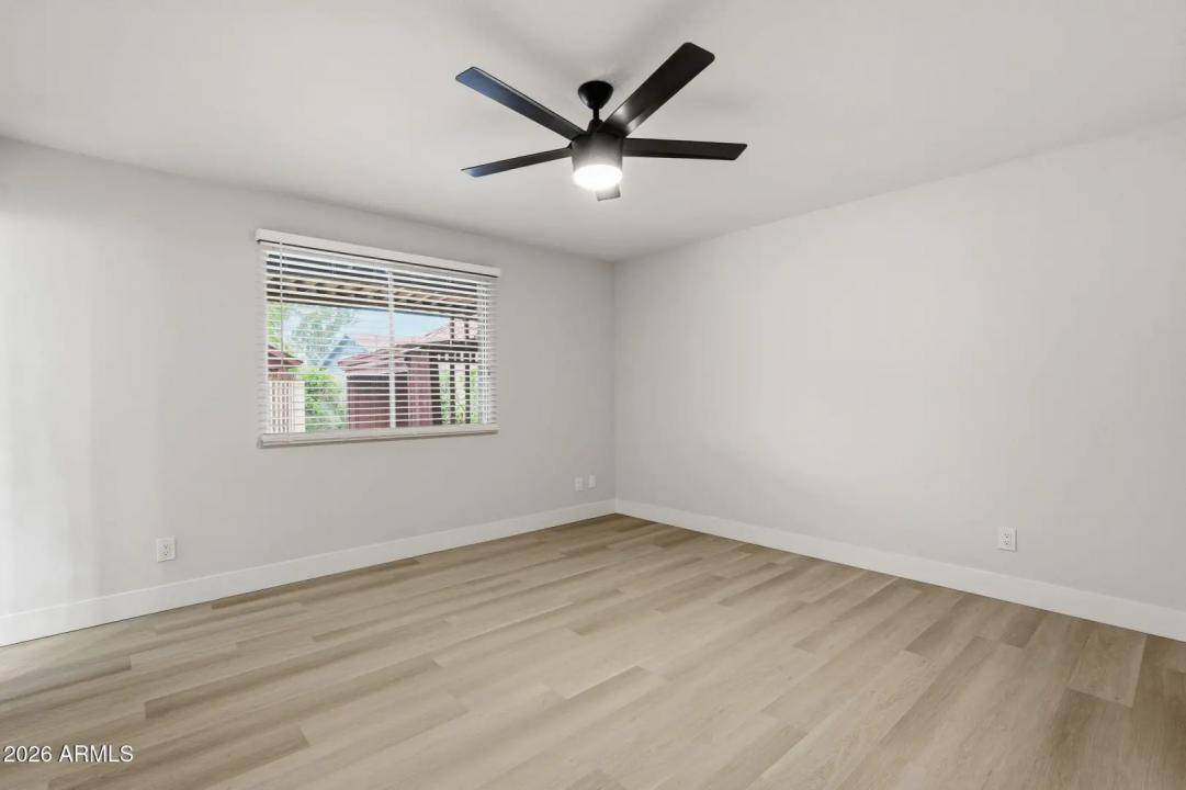 Real Estate Picture 16