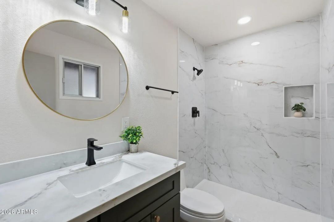 Real Estate Picture 25