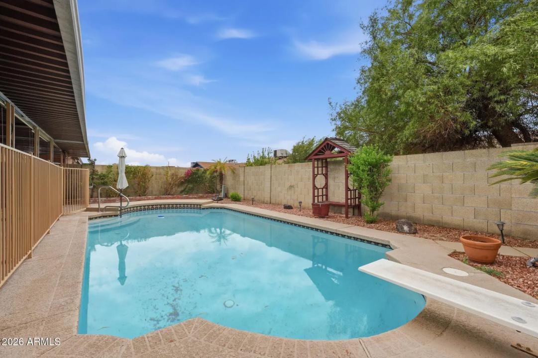 Real Estate Picture 34