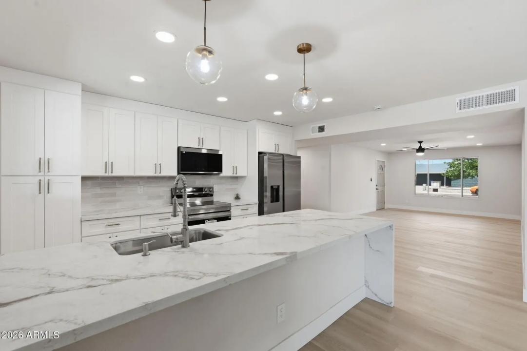 Real Estate Picture 15