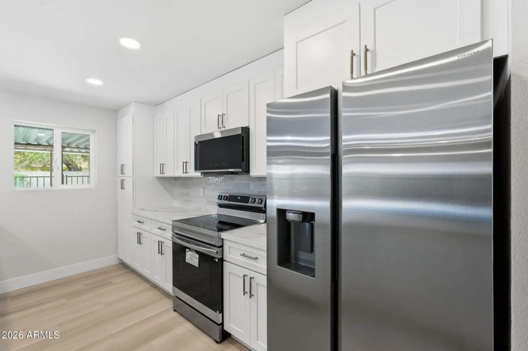 Real Estate Picture 13