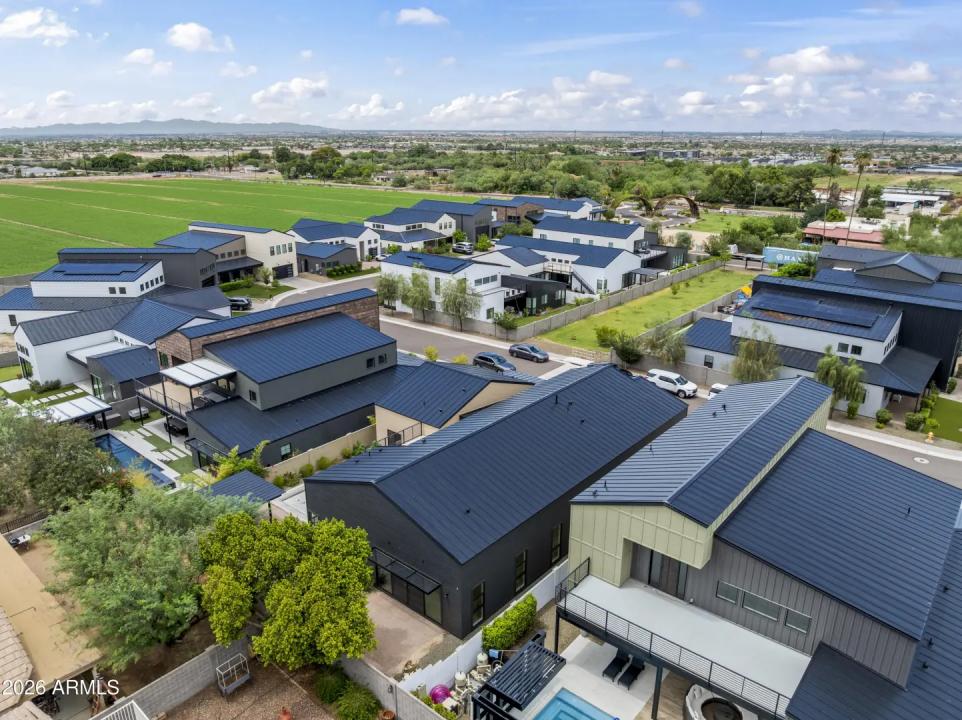 Real Estate Picture 6